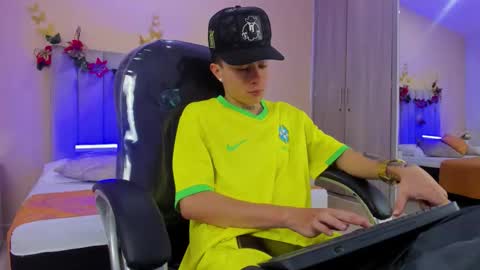 Nascary Fox online show from December 22, 7:22 pm