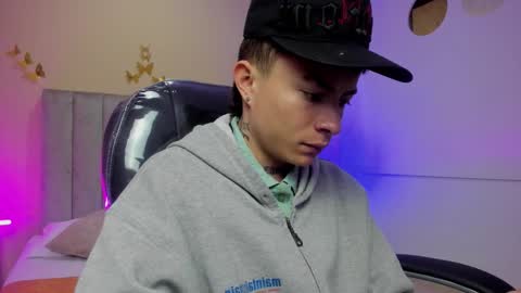 Nascary Fox online show from March 26, 12:00 pm