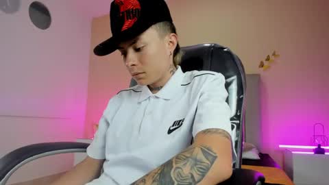 Nascary Fox online show from April 17, 1:03 pm