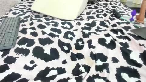 Snapshot of nashira_robert chatting on December 3, 6:48 am Debora online show from December 3, 6:48 am