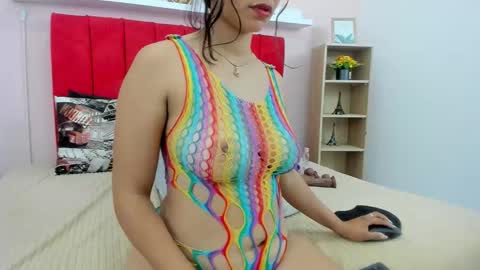 Snapshot of nashira_robert chatting on December 19, 11:34 pm Debora online show from December 19, 11:34 pm