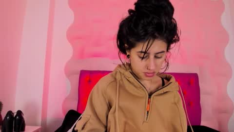 Snapshot of nastasha_nasty1 chatting on November 18, 8:46 pm Maira online show from November 18, 8:46 pm