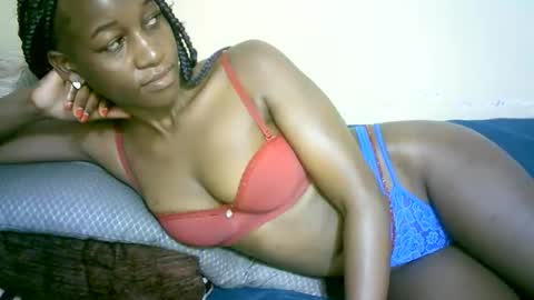 Snapshot of nastyafrika chatting on October 19, 7:42 am Marie online show from October 19, 7:42 am