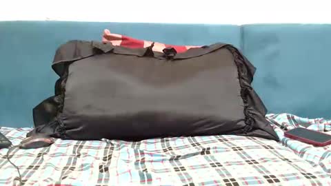 Bella online show from March 25, 8:15 pm