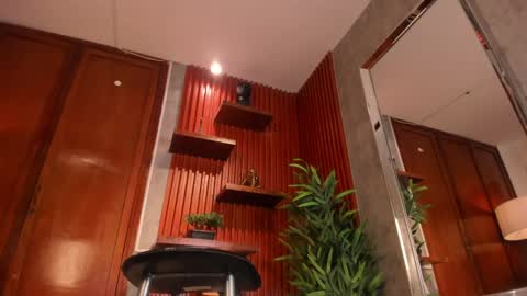 natI online show from April 15, 3:08 pm