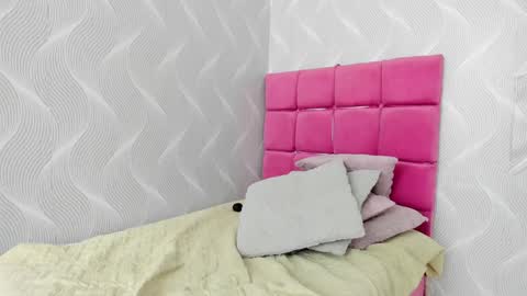 Snapshot of natalia_aguirre chatting on December 23, 6:37 pm Naty  online show from December 23, 6:37 pm