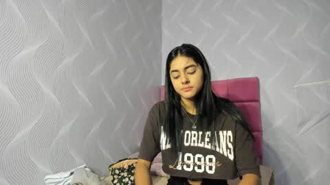 Snapshot of natalia_aguirre chatting on January 4, 12:27 pm Naty  online show from January 4, 12:27 pm
