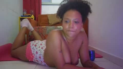 Snapshot of natalia_curlyx chatting on May 5, 10:34 am natalia_curlyx online show from May 5, 10:34 am