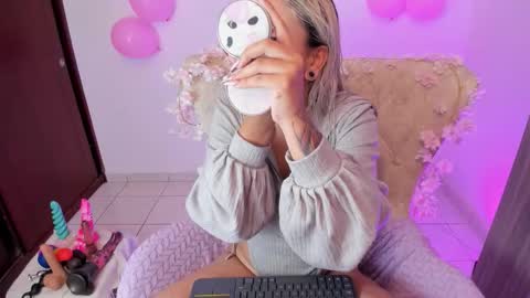 Nataliua Henao online show from September 26, 2:32 pm