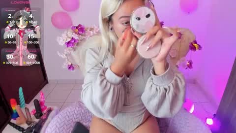 Nataliua Henao online show from October 14, 4:57 am