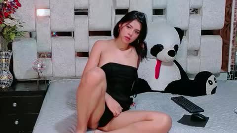 nataliatompsonx1 online show from December 22, 9:01 pm
