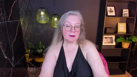 Snapshot of natalicloud chatting on April 21, 1:17 pm NataliCloud online show from April 21, 1:17 pm