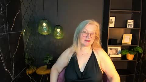 Snapshot of natalicloud chatting on April 28, 1:27 pm NataliCloud online show from April 28, 1:27 pm
