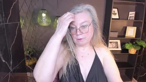 Snapshot of natalicloud chatting on May 11, 1:28 pm NataliCloud online show from May 11, 1:28 pm