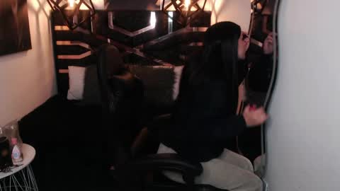 natalie  online show from April 8, 8:20 pm