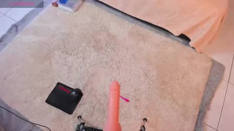 Snapshot of natalie_swetty chatting on December 4, 9:40 am Natalie online show from December 4, 9:40 am