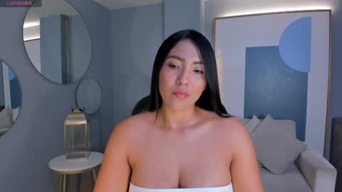 Snapshot of natalielewis_ chatting on July 14, 10:54 am Natalie Lewis online show from July 14, 10:54 am