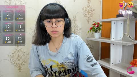 Snapshot of nataly_cloud chatting on February 4, 12:33 pm N A T A L Y online show from February 4, 12:33 pm