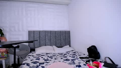 Snapshot of nataly_mcry chatting on January 17, 5:19 pm NATALY online show from January 17, 5:19 pm