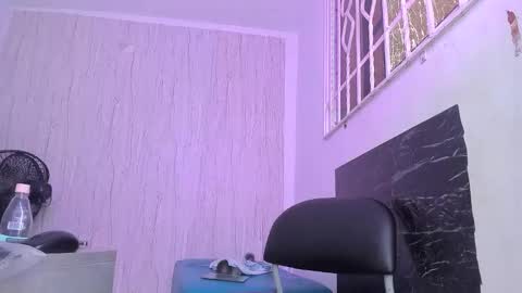 Snapshot of natalycarter_ chatting on December 1, 3:39 pm natalycarter_ online show from December 1, 3:39 pm