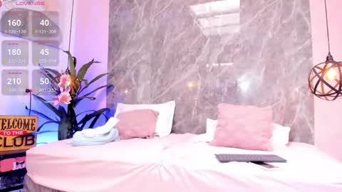 Megan online show from April 13, 7:52 pm