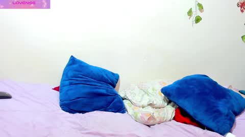 Snapshot of natalystevens chatting on December 23, 6:27 pm natalystevens online show from December 23, 6:27 pm