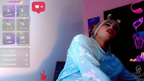 Snapshot of natasha_clifford chatting on April 20, 7:48 pm natasha_clifford online show from April 20, 7:48 pm