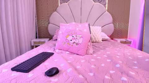 Snapshot of natasha_luna_ chatting on November 18, 7:18 pm Natasha online show from November 18, 7:18 pm