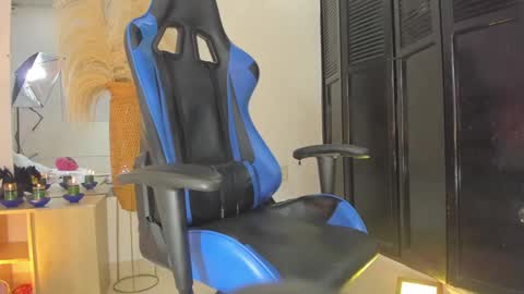 Snapshot of natasha_rodriguez86 chatting on December 10, 9:12 am Natty online show from December 10, 9:12 am