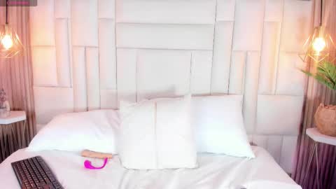 NatashaLondon  online show from November 28, 5:59 pm