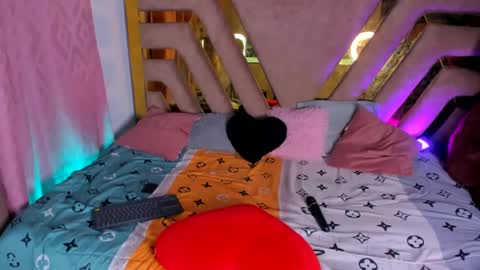 Snapshot of natashamendoza23 chatting on February 13, 11:15 pm Natasha online show from February 13, 11:15 pm