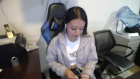 Snapshot of natashax_hot chatting on February 8, 3:10 pm Natashax online show from February 8, 3:10 pm