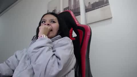 Snapshot of natashax_hot chatting on November 19, 6:19 pm Natashax online show from November 19, 6:19 pm