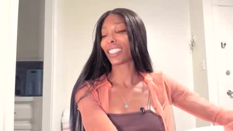 Snapshot of natassiadreamsxxx chatting on February 10, 2:15 am Natassia Dreams online show from February 10, 2:15 am