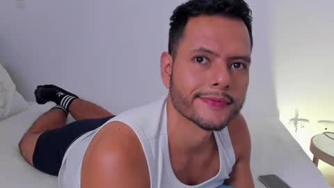 Snapshot of nate_ocean chatting on December 6, 4:03 am Nate Ocean online show from December 6, 4:03 am