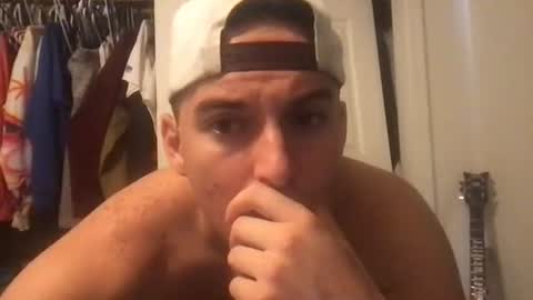 Snapshot of natetheexplorer chatting on October 19, 12:00 am natetheexplorer online show from October 19, 12:00 am