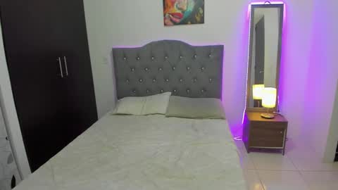 Snapshot of natha_rosse chatting on November 30, 2:04 am Nathalia Take surprises in our chat. 25tkns for a hot pic. Follow me. online show from November 30, 2:04 am