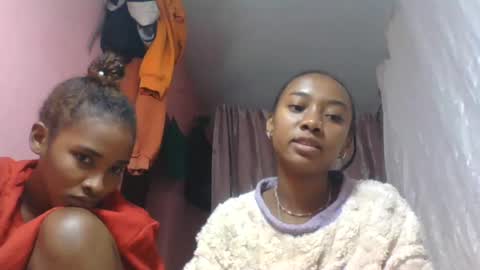 nathalia069 online show from August 7, 7:54 am