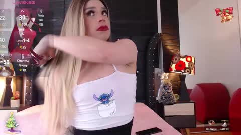 Snapshot of nathaliaz_ chatting on December 17, 12:11 pm nathaliaz online show from December 17, 12:11 pm