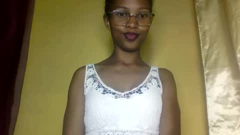 nathalie004 online show from September 12, 6:57 am