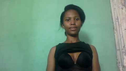 nathalie004 online show from October 17, 6:27 am