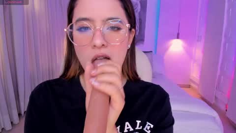Snapshot of nathalie_rivers chatting on April 23, 12:29 pm NATHALIE online show from April 23, 12:29 pm