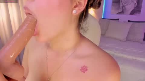 Snapshot of nathalie_rivers chatting on May 11, 2:45 pm NATHALIE online show from May 11, 2:45 pm