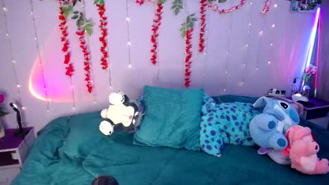 nathallyrouse online show from December 14, 2:28 am