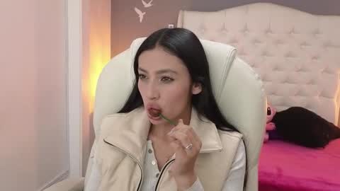 Snapshot of nathaly_blue chatting on December 18, 7:08 pm nathaly_blue online show from December 18, 7:08 pm