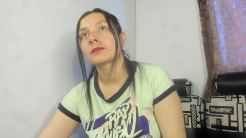 Snapshot of nathaly_love96 chatting on April 27, 10:41 pm Nathaly online show from April 27, 10:41 pm