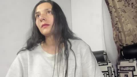 Snapshot of nathaly_love96 chatting on May 20, 11:22 pm Nathaly online show from May 20, 11:22 pm