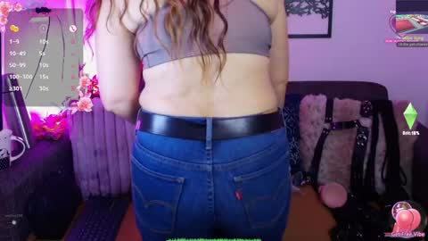 Snapshot of nathaly_stepmom chatting on May 27, 12:35 pm Natha online show from May 27, 12:35 pm