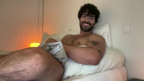 Snapshot of nathan_gael chatting on April 25, 9:34 pm Nathaniel online show from April 25, 9:34 pm