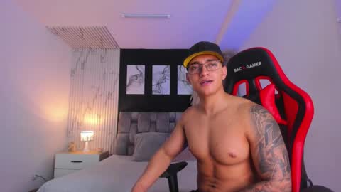 nathan_gross online show from February 13, 5:26 am